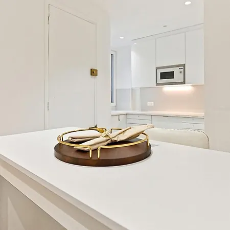 Spacious And Bright Parigi