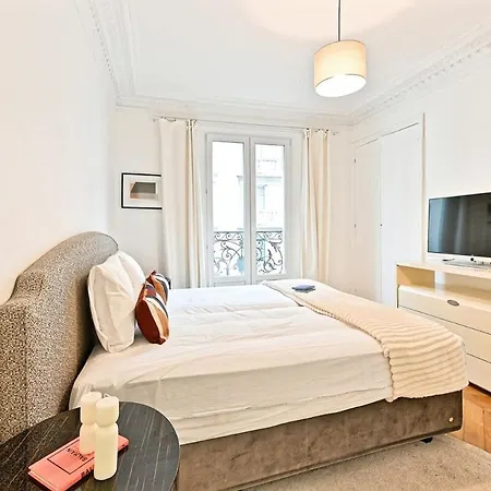 Spacious And Bright Appartamento