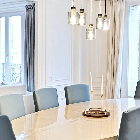 Spacious And Bright Appartamento