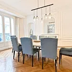 Spacious And Bright Apartment