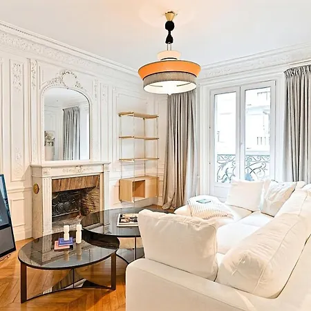 Spacious And Bright Apartment Paris